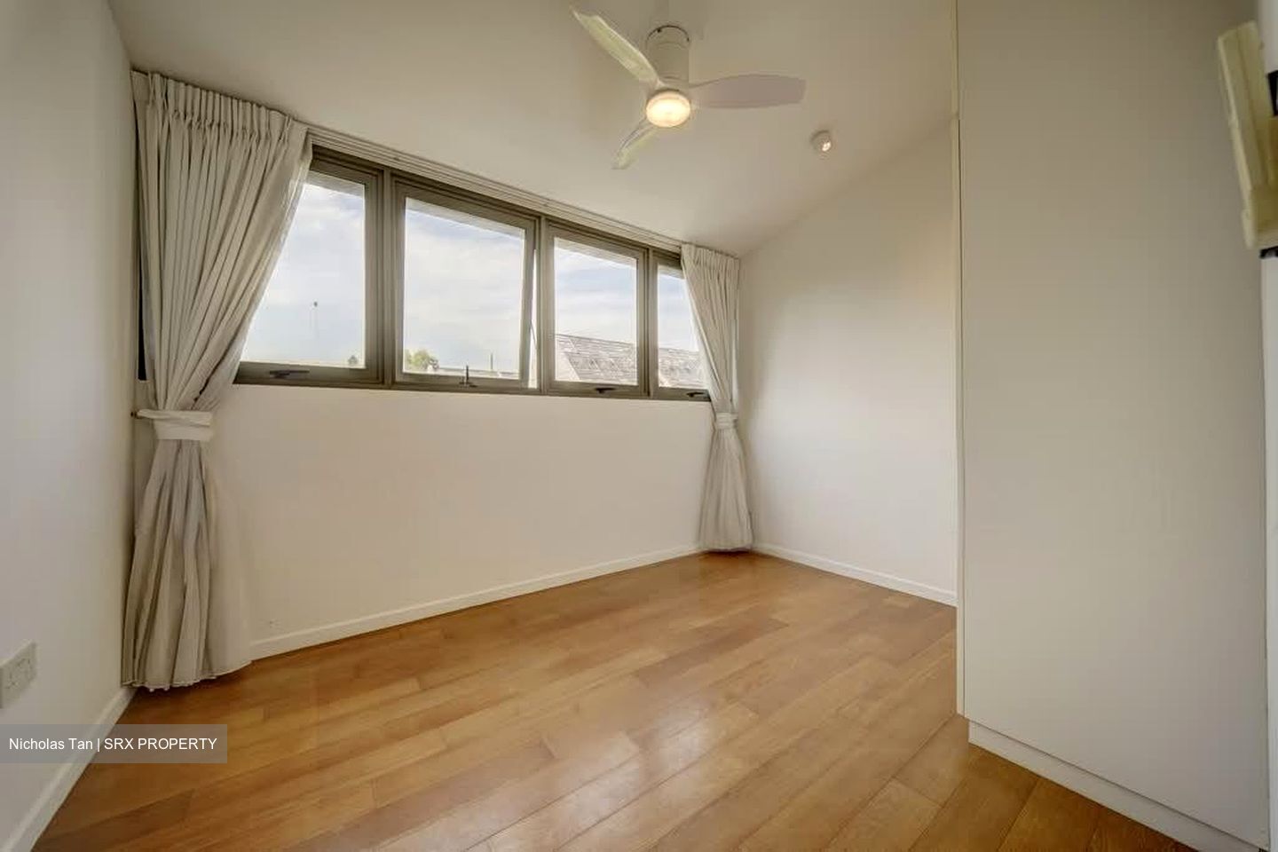 Watten Residences (D11), Terrace #573991291